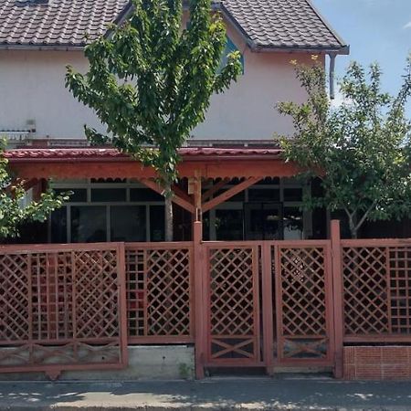 Hostel Тулча Екстериор снимка